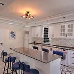 Uezuemlue Star Villa